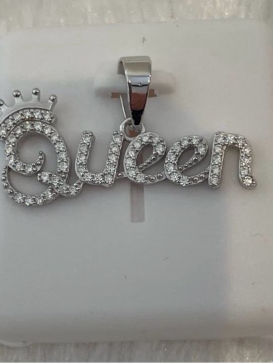 Jewelry - Rhodium plated over 925 Silver Queen pendant 1.00ctw Moissanite